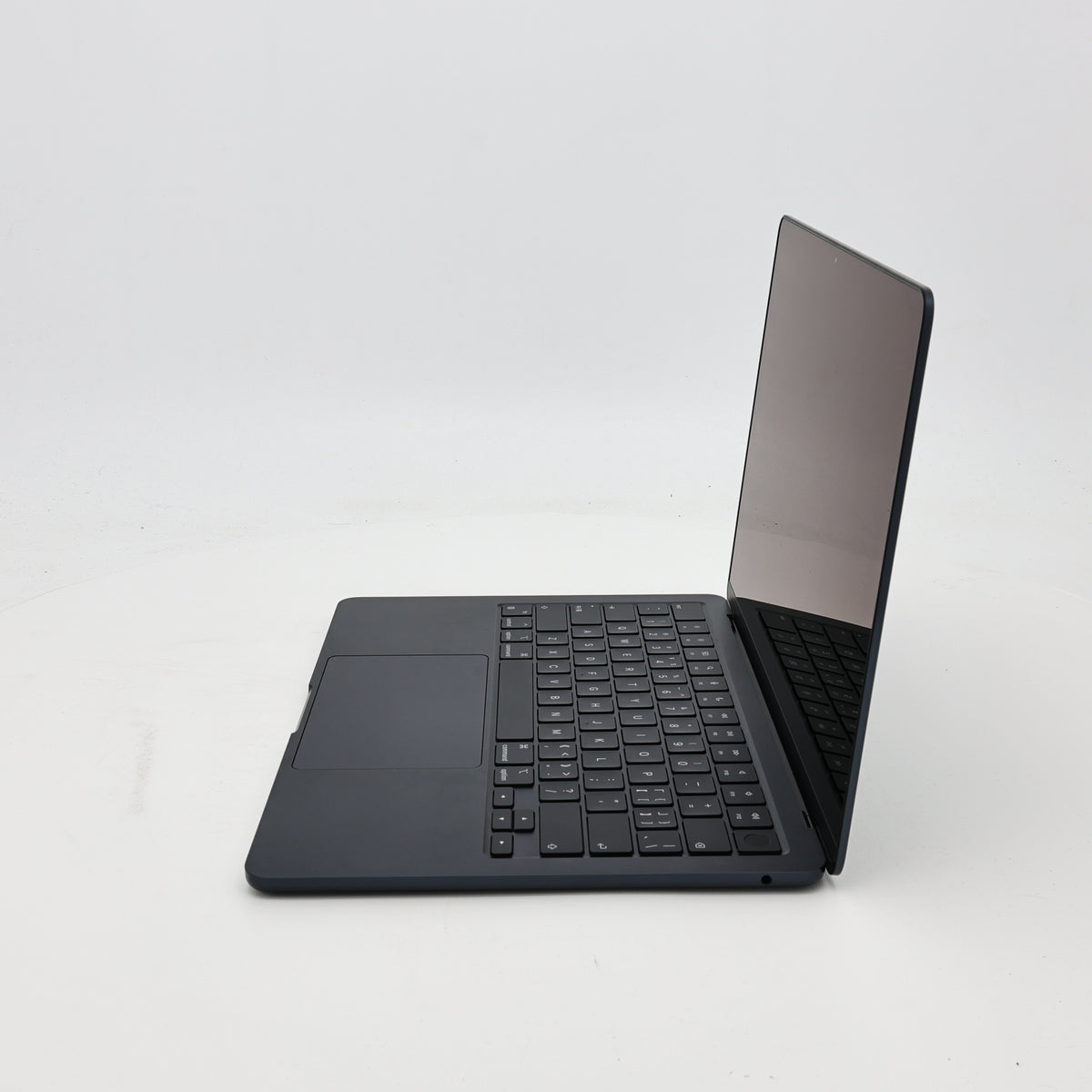 95新 Apple MacBook Air 22年 13寸 M2（8+8核） 16G RAM 256G SSD 午夜色