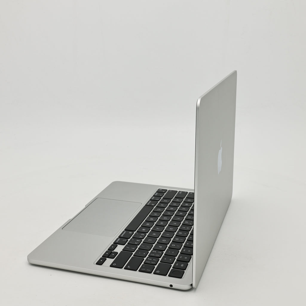 95新 Apple MacBook Air 22年 13寸 M2（8+8核） 8G RAM 256G SSD 銀色