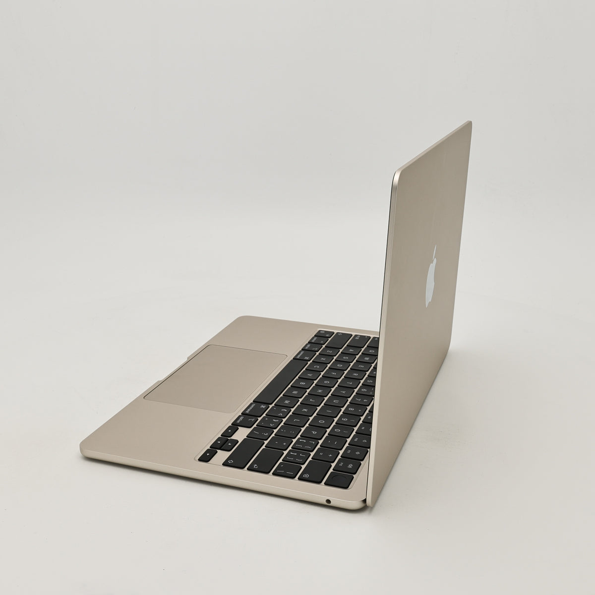 95新 Apple MacBook Air 22年 13寸 M2（8+8核） 8G RAM 256G SSD 星光色