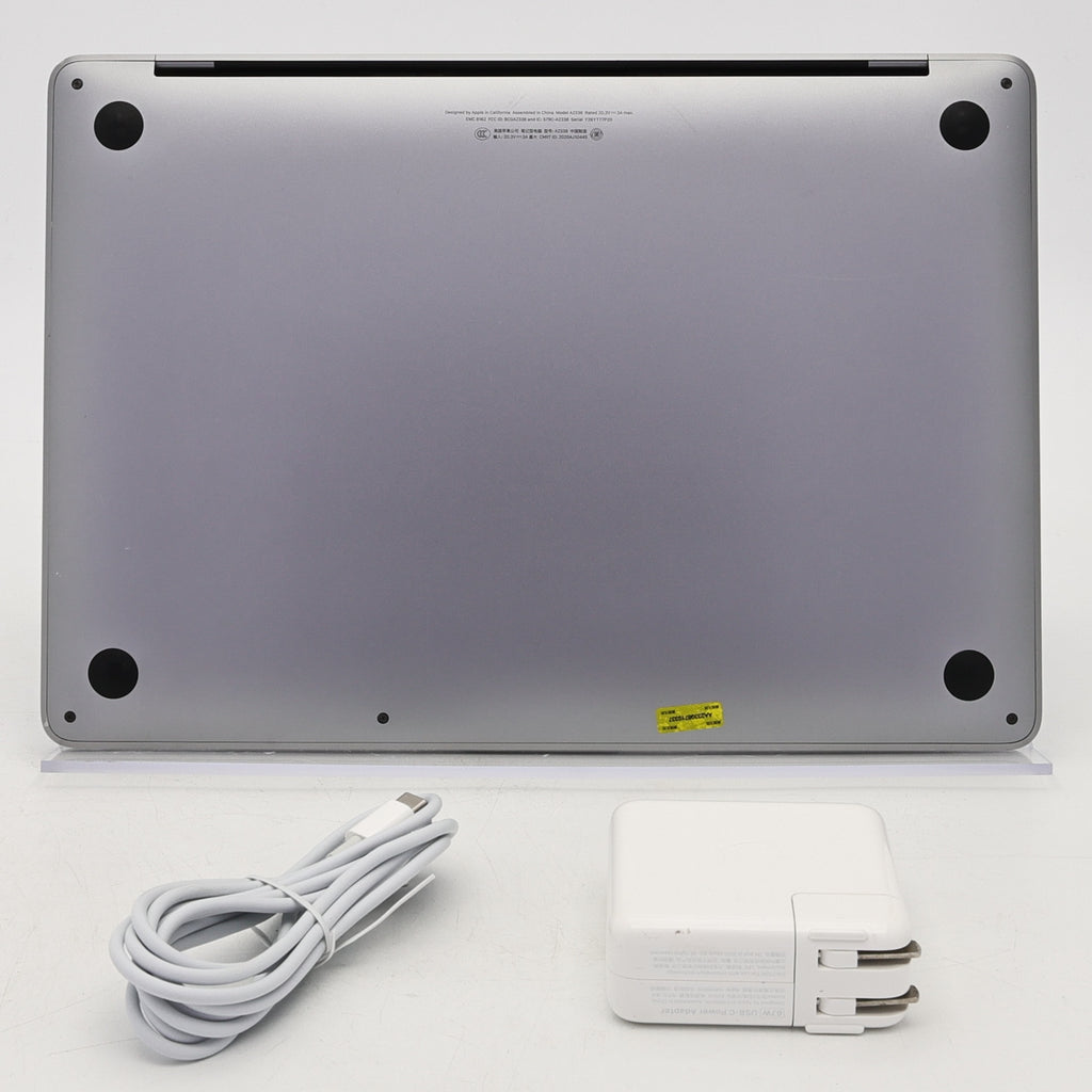 95新 Apple MacBook Pro 22年 13寸 M2（8+10核） 8G RAM 512G SSD 深空灰色