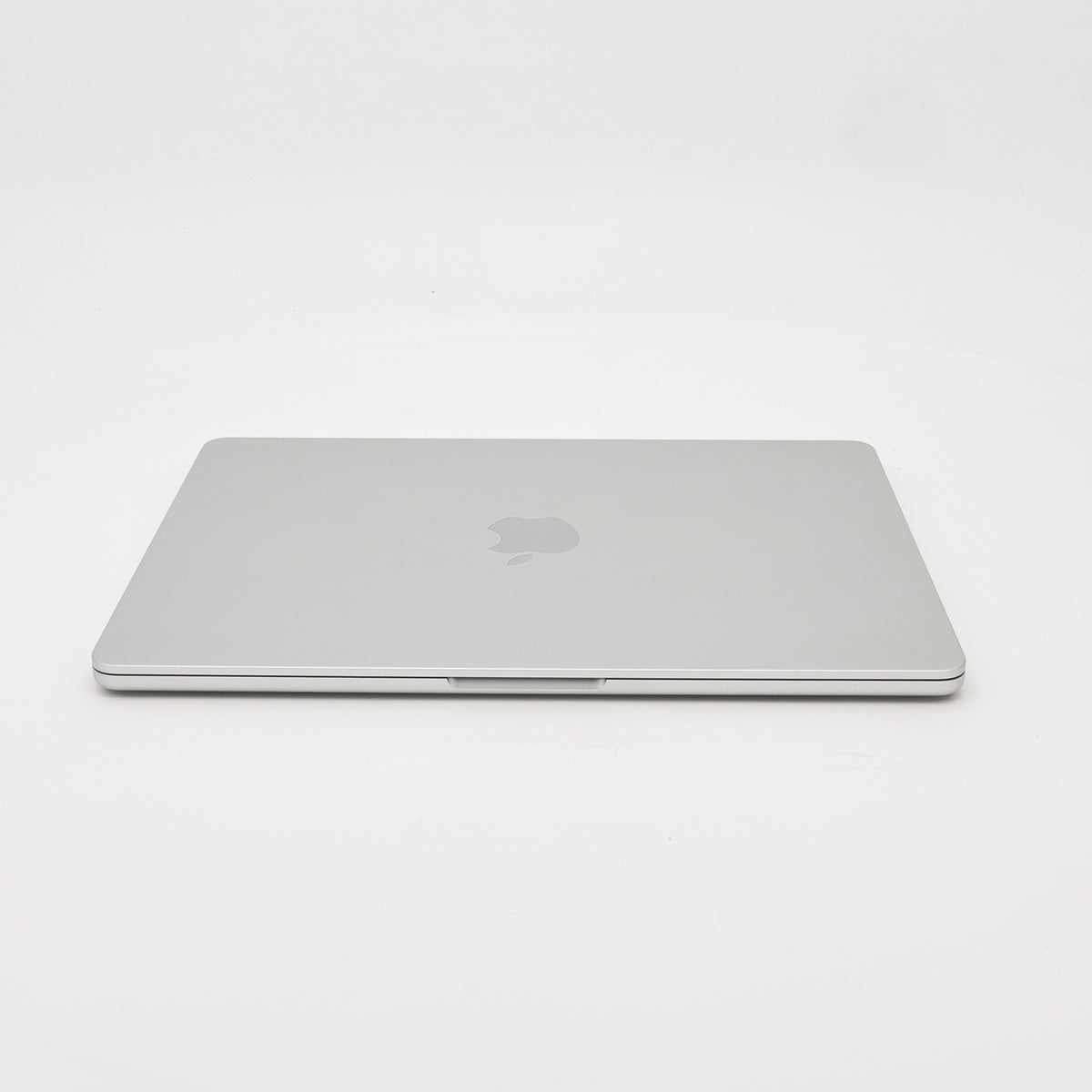95新 Apple MacBook Air 22年 13寸 M2（8+8核） 8G RAM 256G SSD 銀色