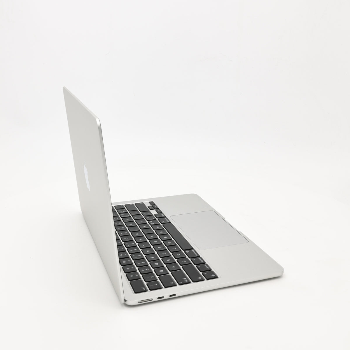 95新 Apple MacBook Air 22年 13寸 M2（8+8核） 8G RAM 256G SSD 銀色
