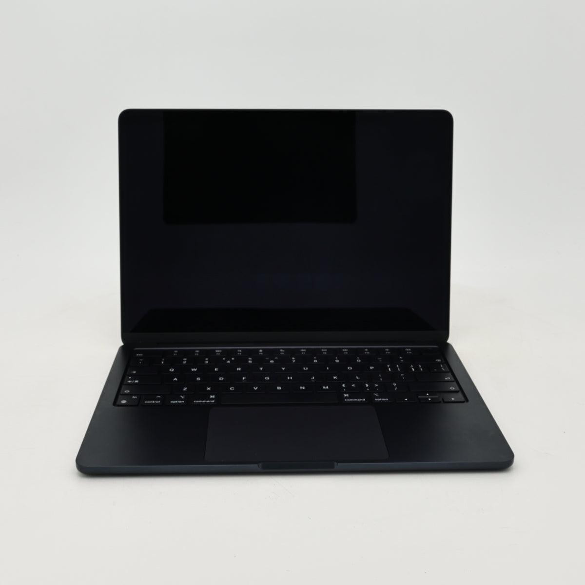 95新 Apple MacBook Air 22年 13寸 M2（8+8核） 8G RAM 256G SSD 午夜色