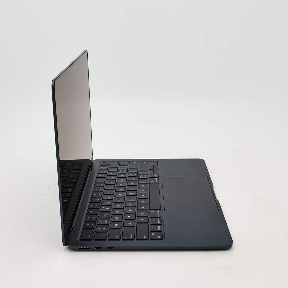 95新 Apple MacBook Air 22年 13寸 M2（8+8核） 16G RAM 256G SSD 午夜色