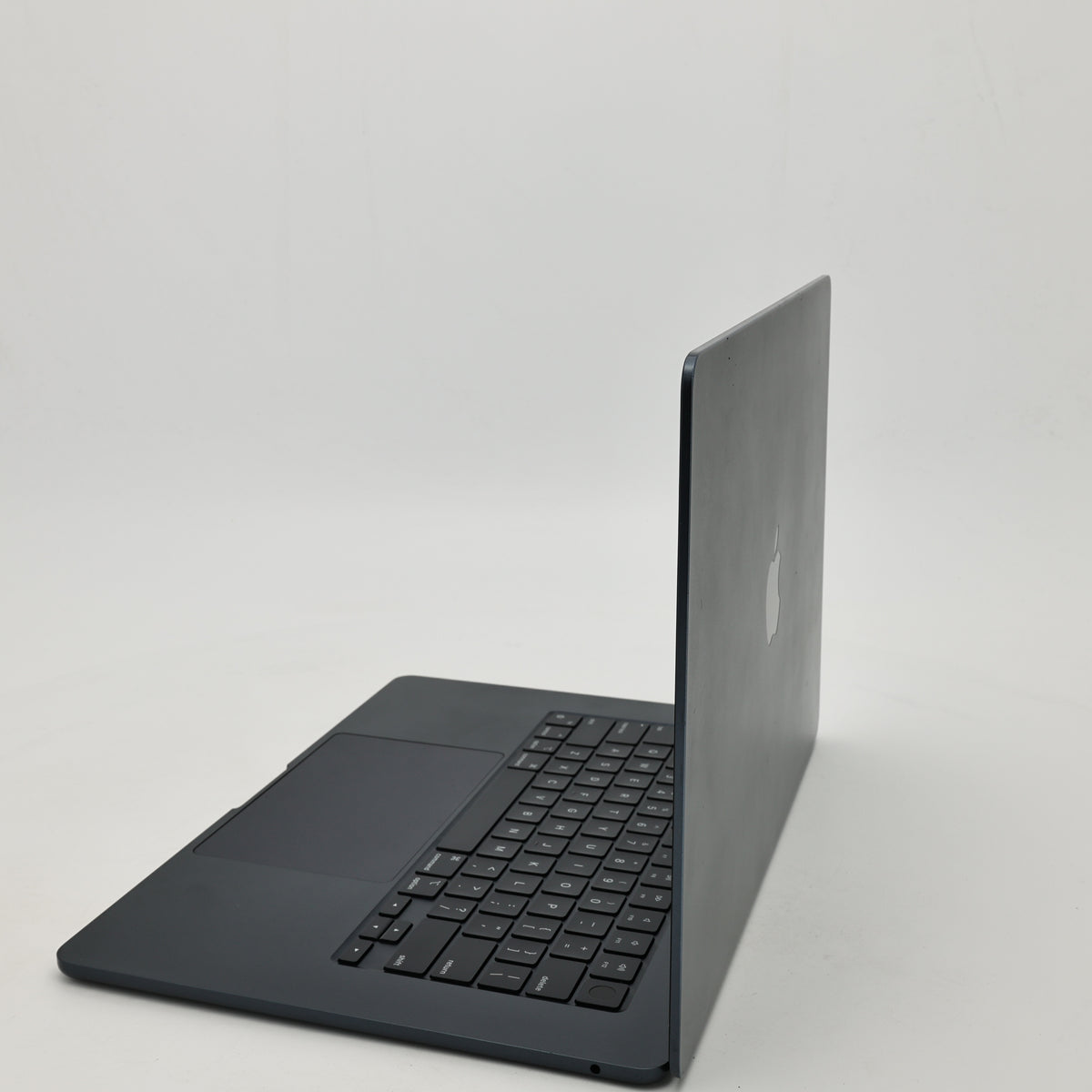 99新 Apple MacBook Air 24年 15寸 M3（8+10核） 8G RAM 256G SSD 午夜色