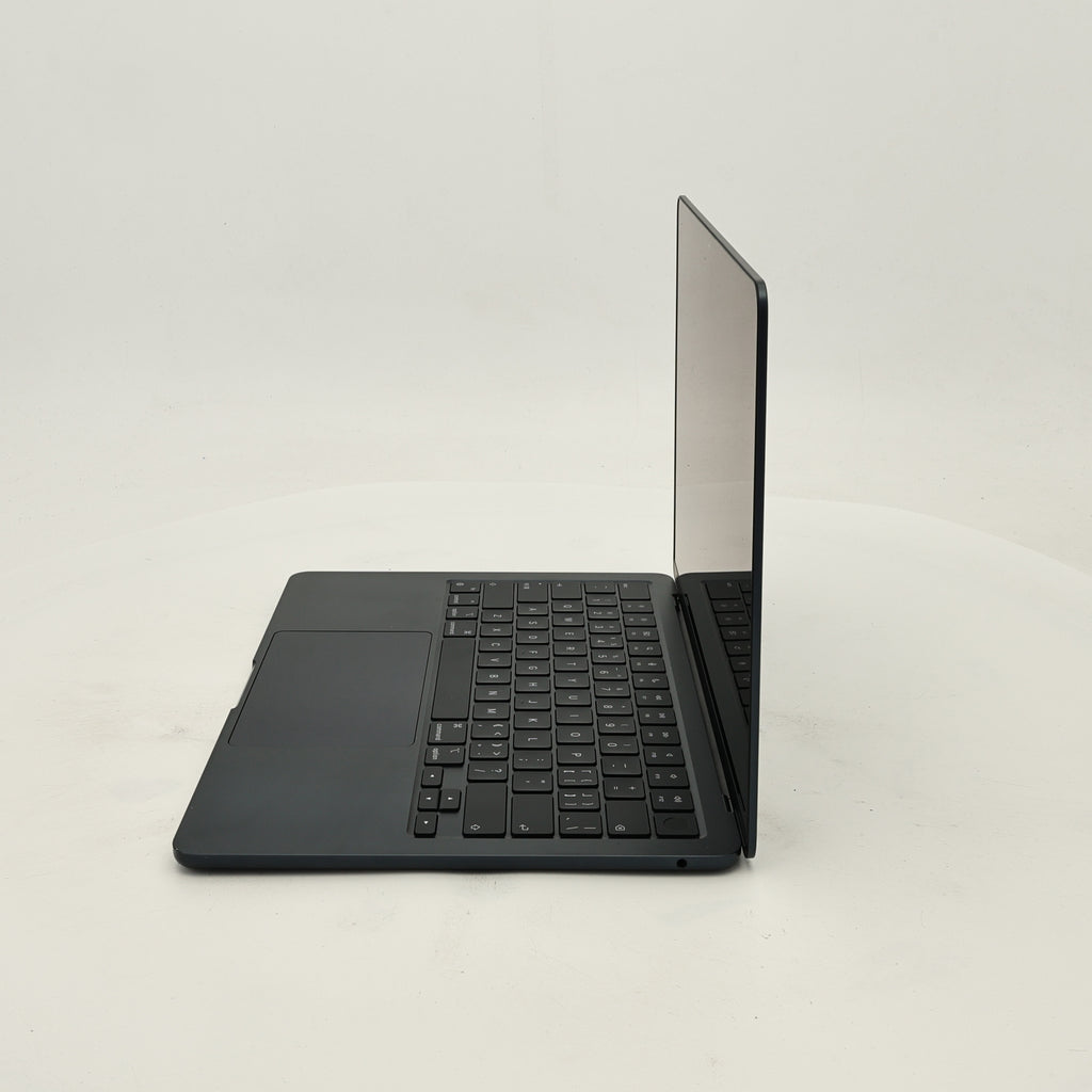 95新 Apple MacBook Air 22年 13寸 M2（8+8核） 8G RAM 256G SSD 午夜色