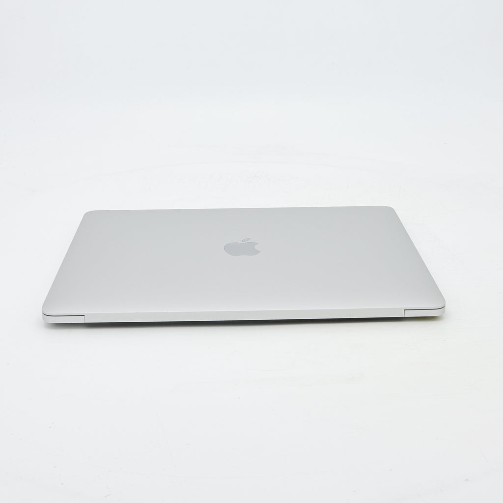 95新 Apple MacBook Pro 22年 13寸 M2（8+10核） 8G RAM 512G SSD 銀色