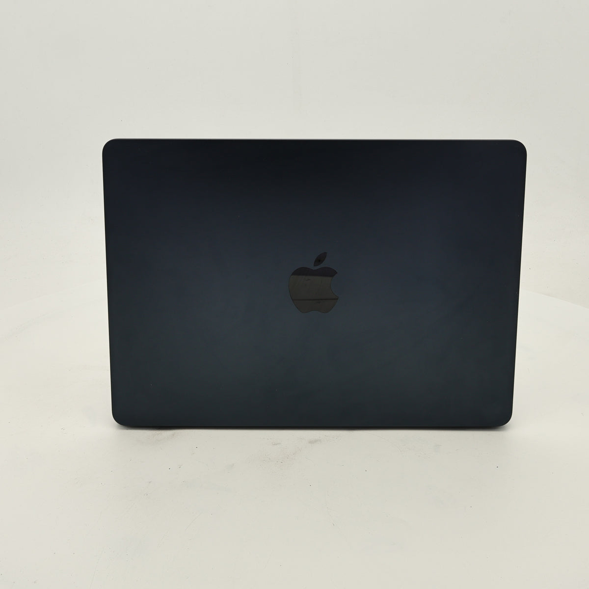 95新 Apple MacBook Air 22年 13寸 M2（8+8核） 8G RAM 256G SSD 午夜色