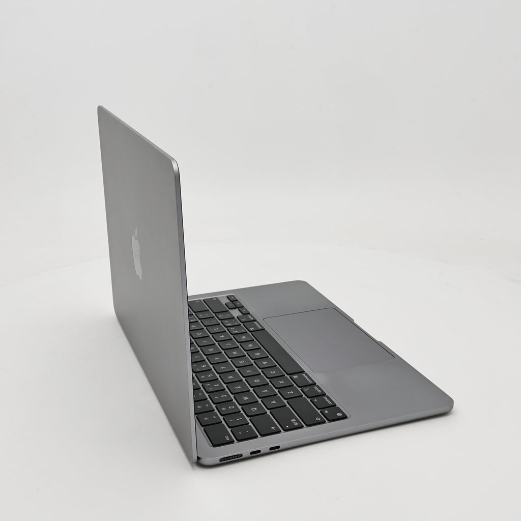 95新 Apple MacBook Air 22年 13寸 M2（8+8核） 8G RAM 256G SSD 深空灰色
