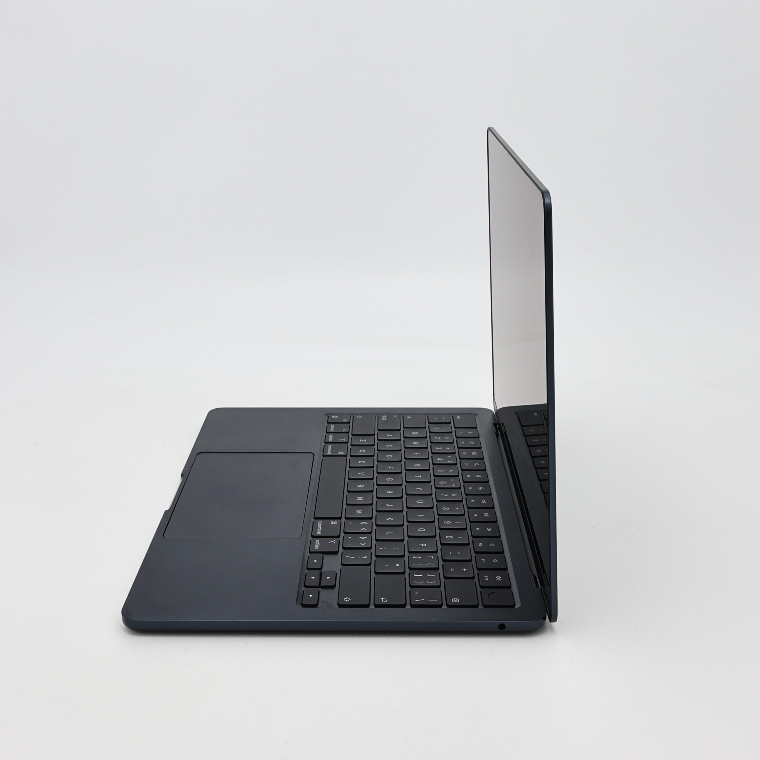 95新 Apple MacBook Air 24年 13寸 M3（8+8核） 8G RAM 256G SSD 午夜色