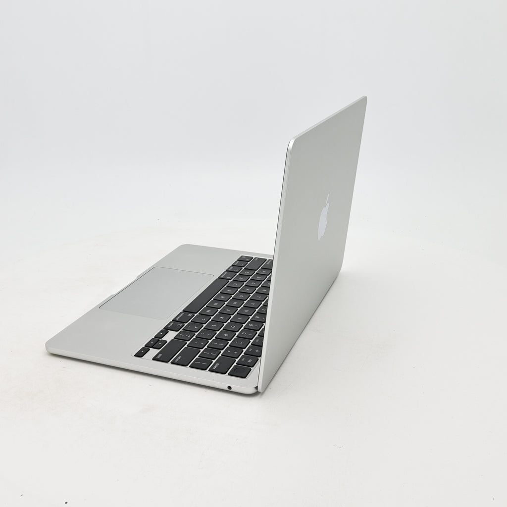 95新 Apple MacBook Air 22年 13寸 M2（8+8核） 8G RAM 256G SSD 銀色