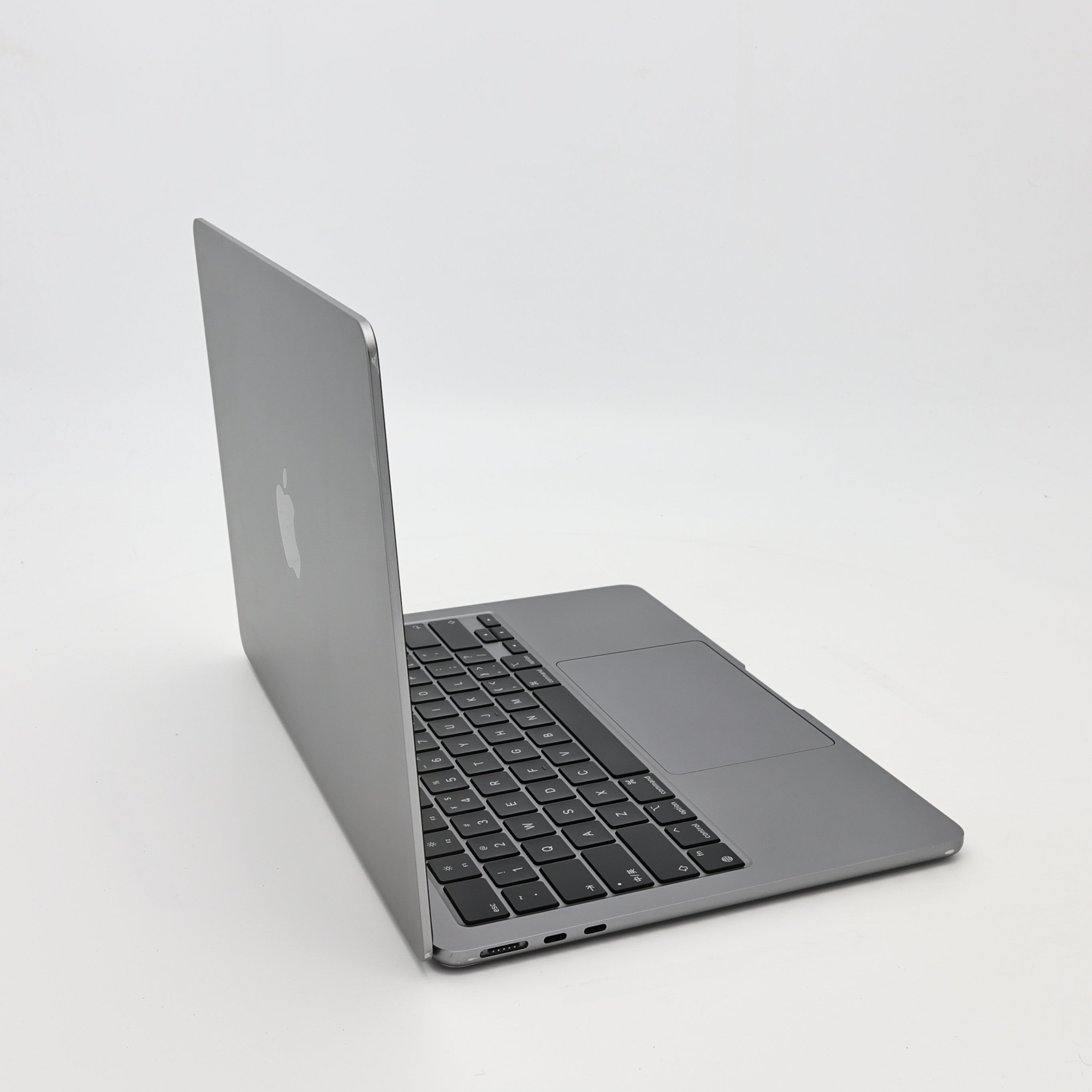 95新 Apple MacBook Air 22年 13寸 M2（8+8核） 8G RAM 256G SSD 深空灰色