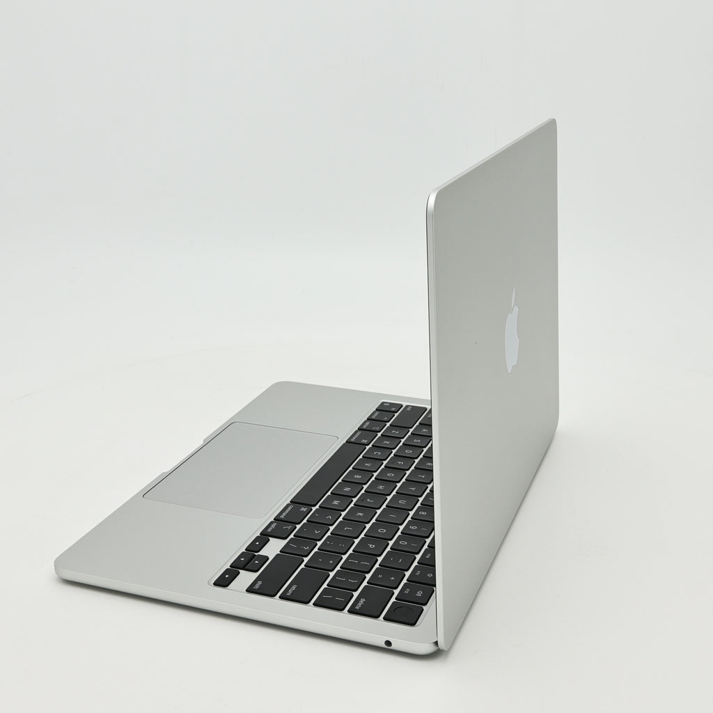 95新 Apple MacBook Air 24年 13寸 M3（8+8核） 8G RAM 256G SSD 銀色