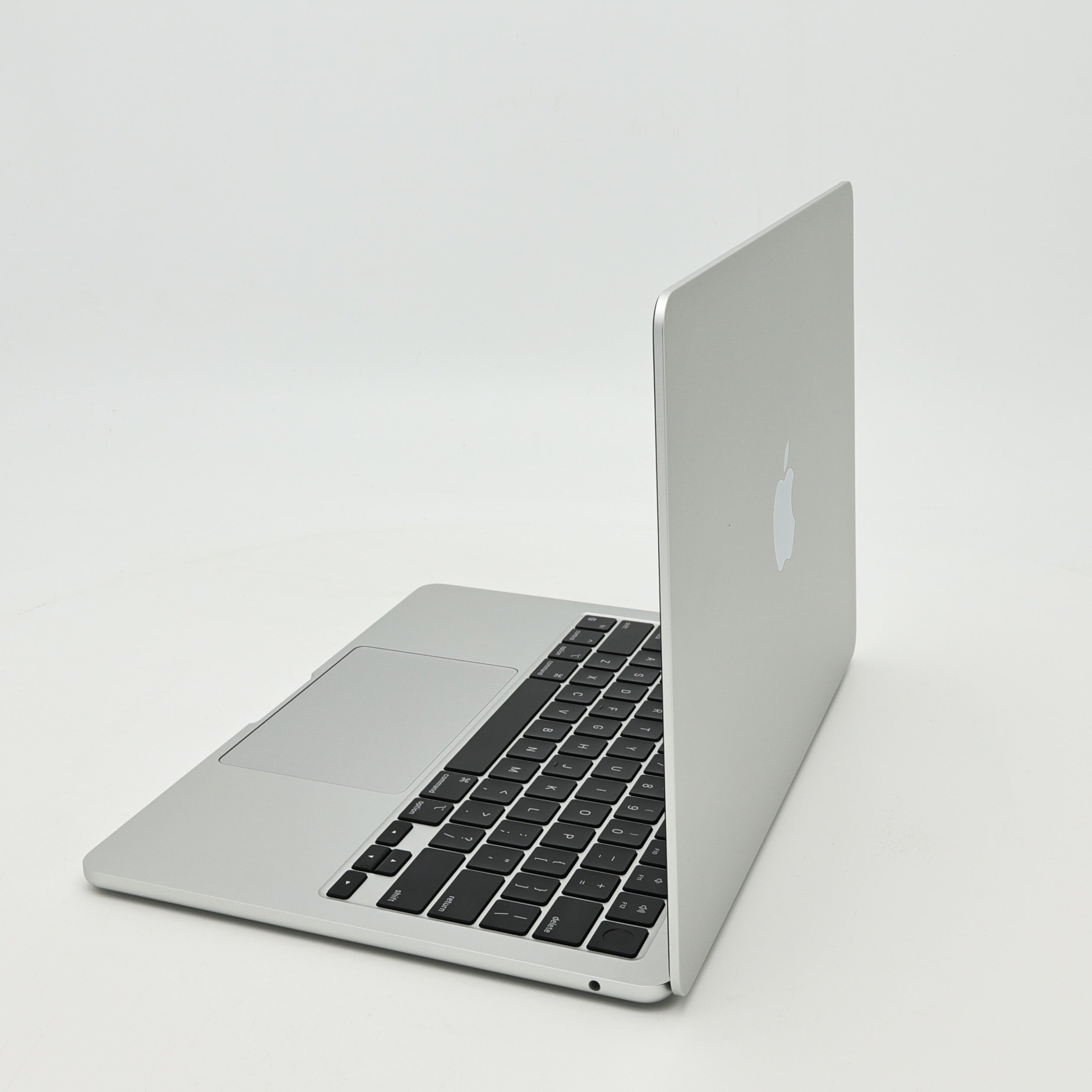 95新 Apple MacBook Air 24年 13寸 M3（8+8核） 8G RAM 256G SSD 銀色
