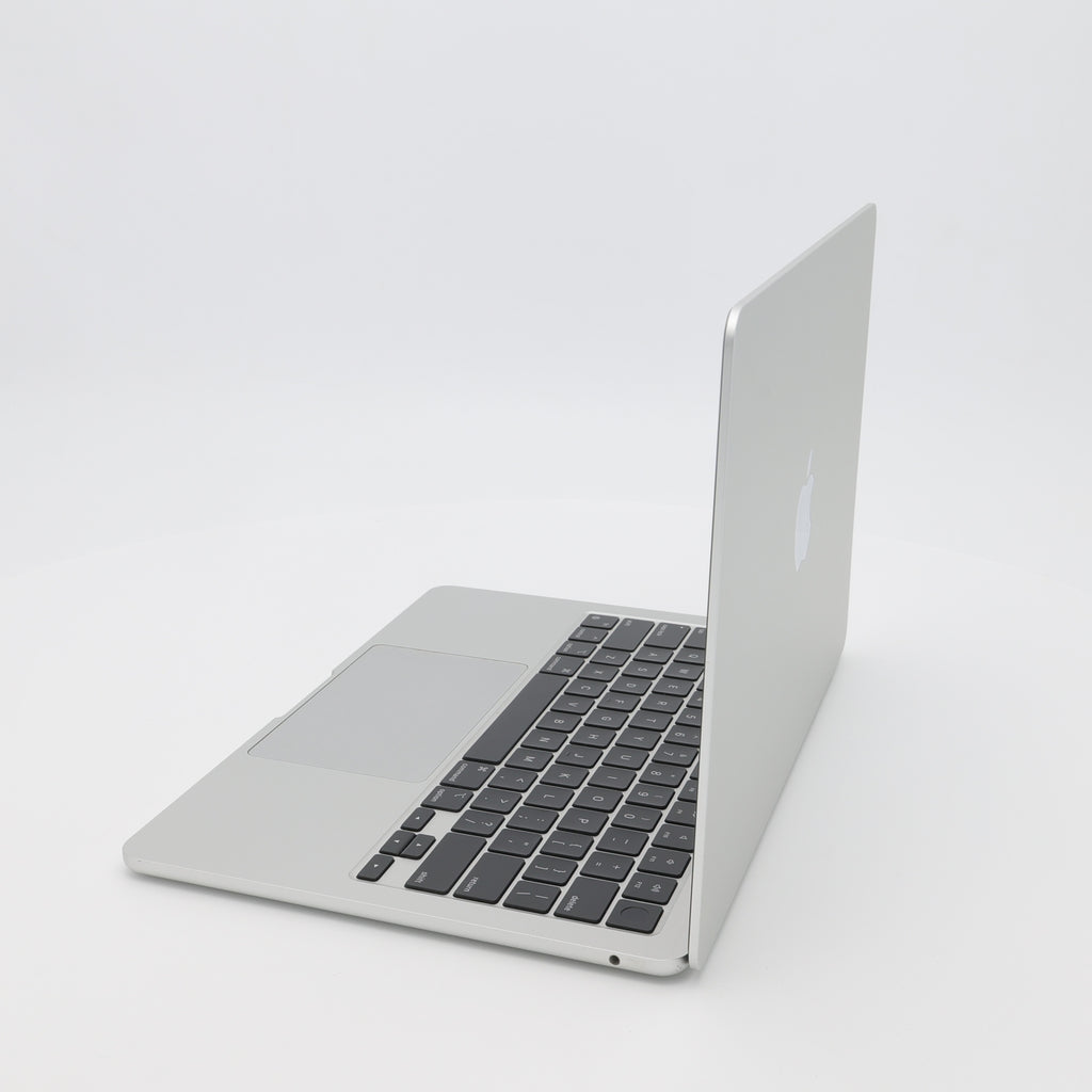 95新 Apple MacBook Air 22年 13寸 M2（8+8核） 8G RAM 256G SSD 銀色