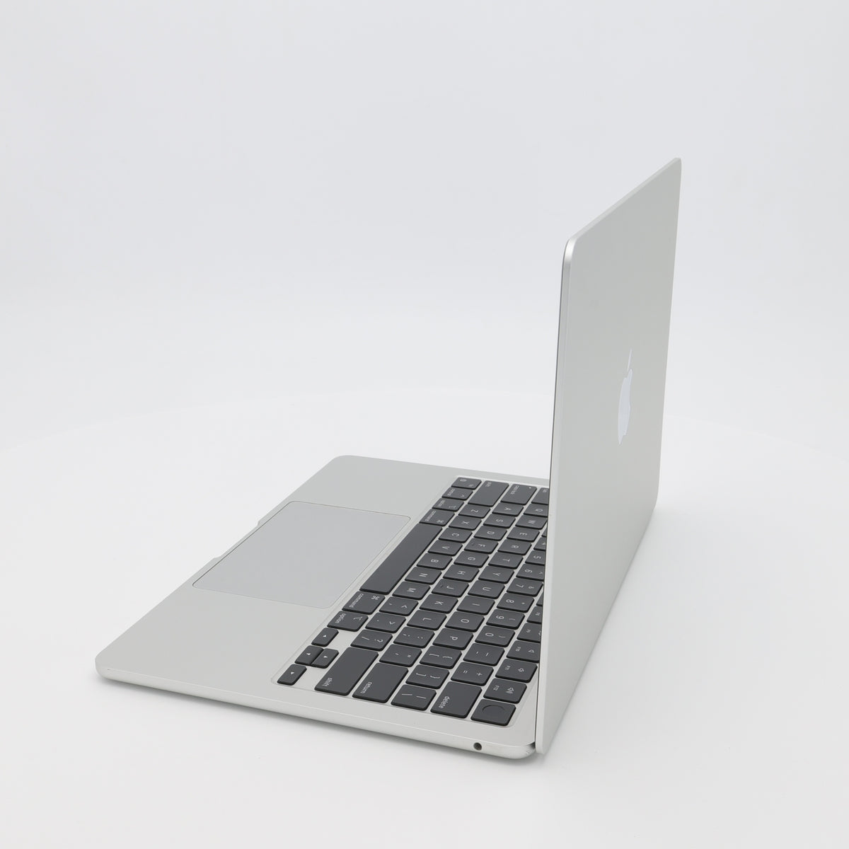 95新 Apple MacBook Air 22年 13寸 M2（8+8核） 8G RAM 256G SSD 銀色