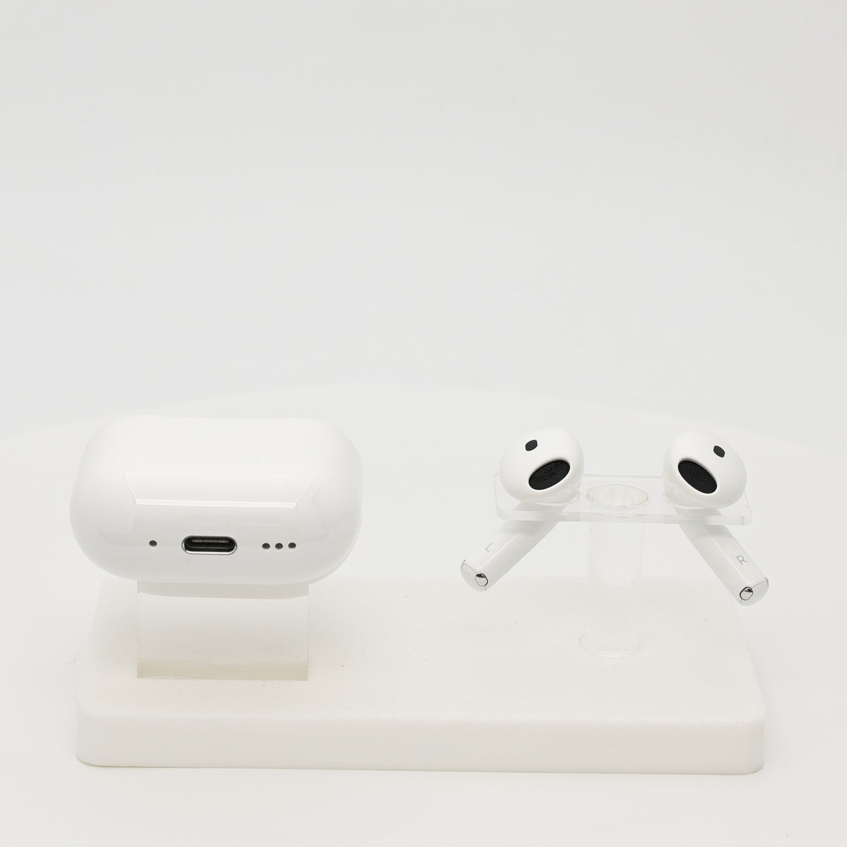99新 Apple AirPods 4 (支持主動降噪) 白色
