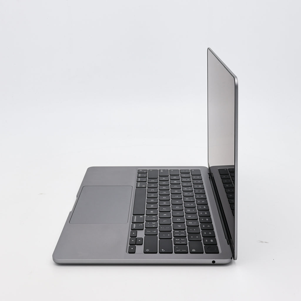 95新 Apple MacBook Air 22年 13寸 M2（8+8核） 8G RAM 256G SSD 深空灰色