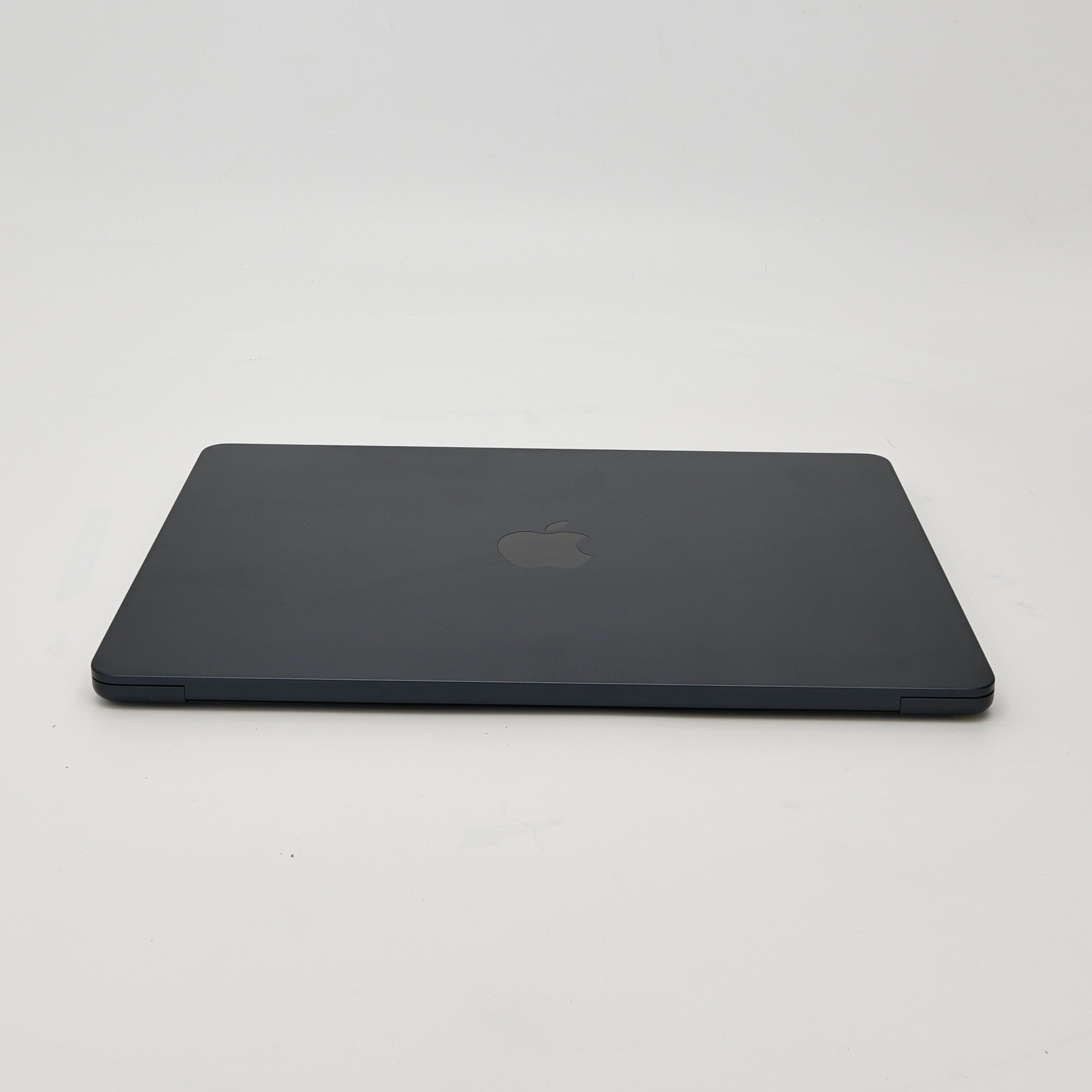 95新 Apple MacBook Air 22年 13寸 M2（8+8核） 8G RAM 256G SSD 午夜色