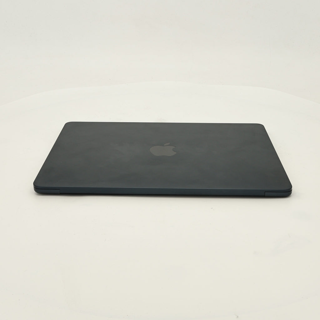 99新 Apple MacBook Air 22年 13寸 M2（8+8核） 8G RAM 256G SSD 深空灰色