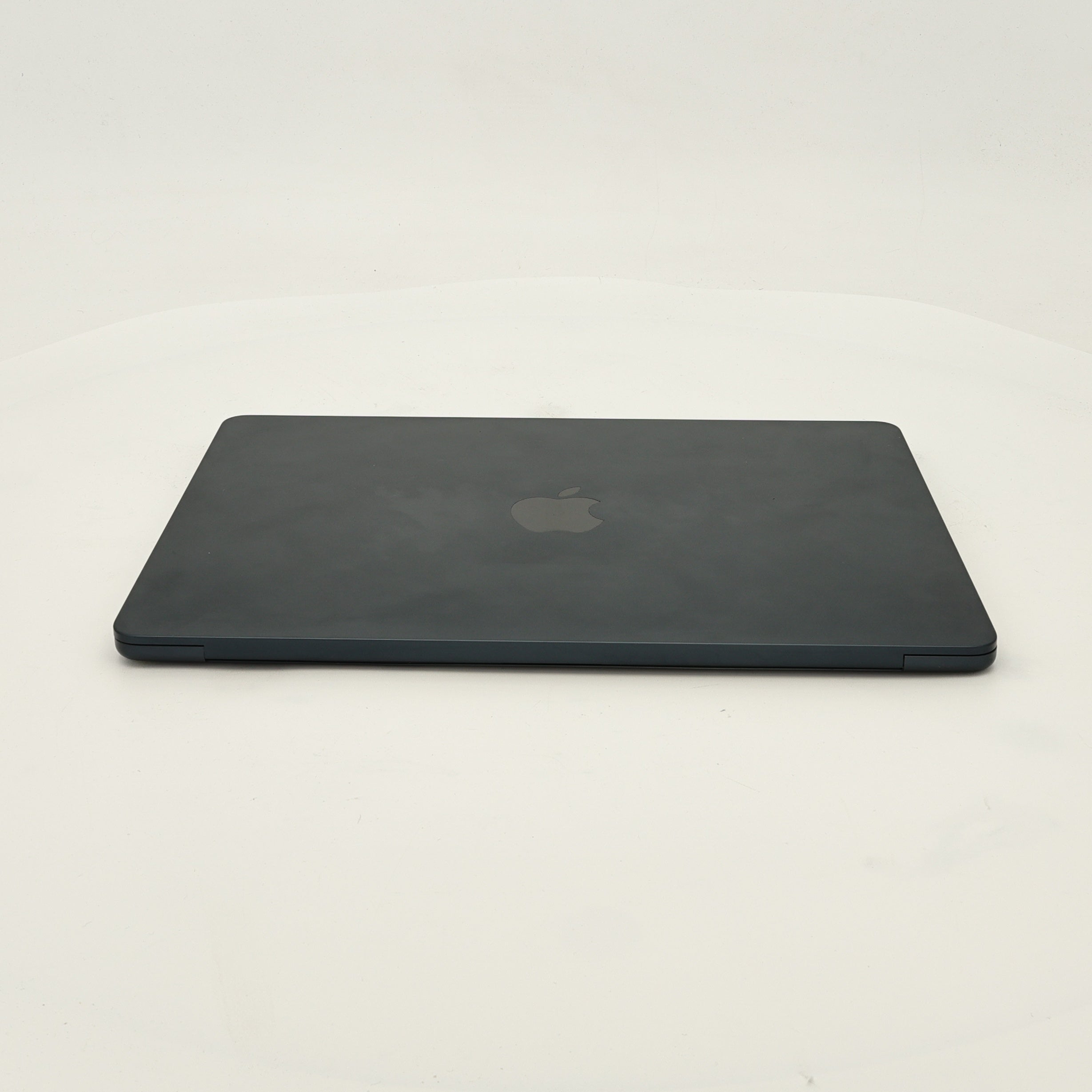 99新 Apple MacBook Air 22年 13寸 M2（8+8核） 8G RAM 256G SSD 深空灰色