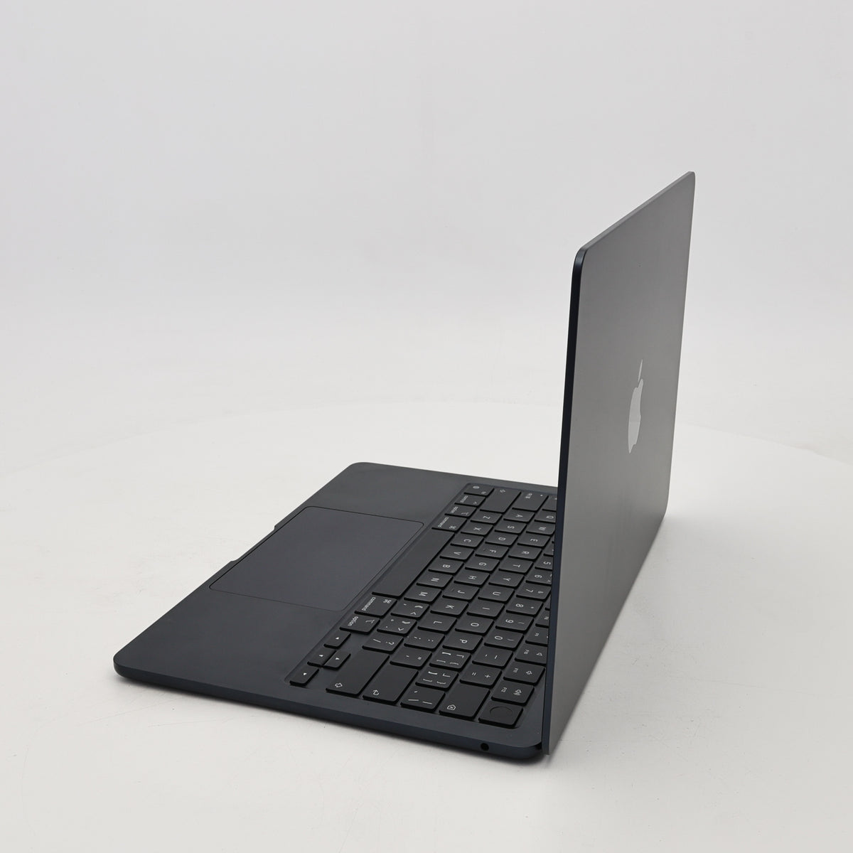 95新 Apple MacBook Air 22年 13寸 M2（8+8核） 8G RAM 256G SSD 午夜色