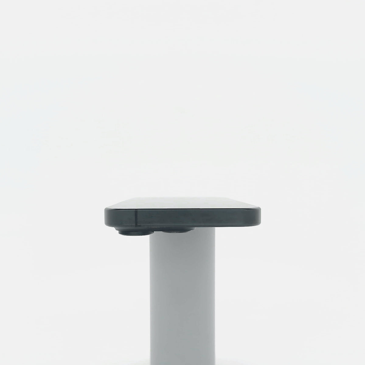 95新 Apple iPhone 16 Pro 128G 黑色鈦金屬 中國大陸版