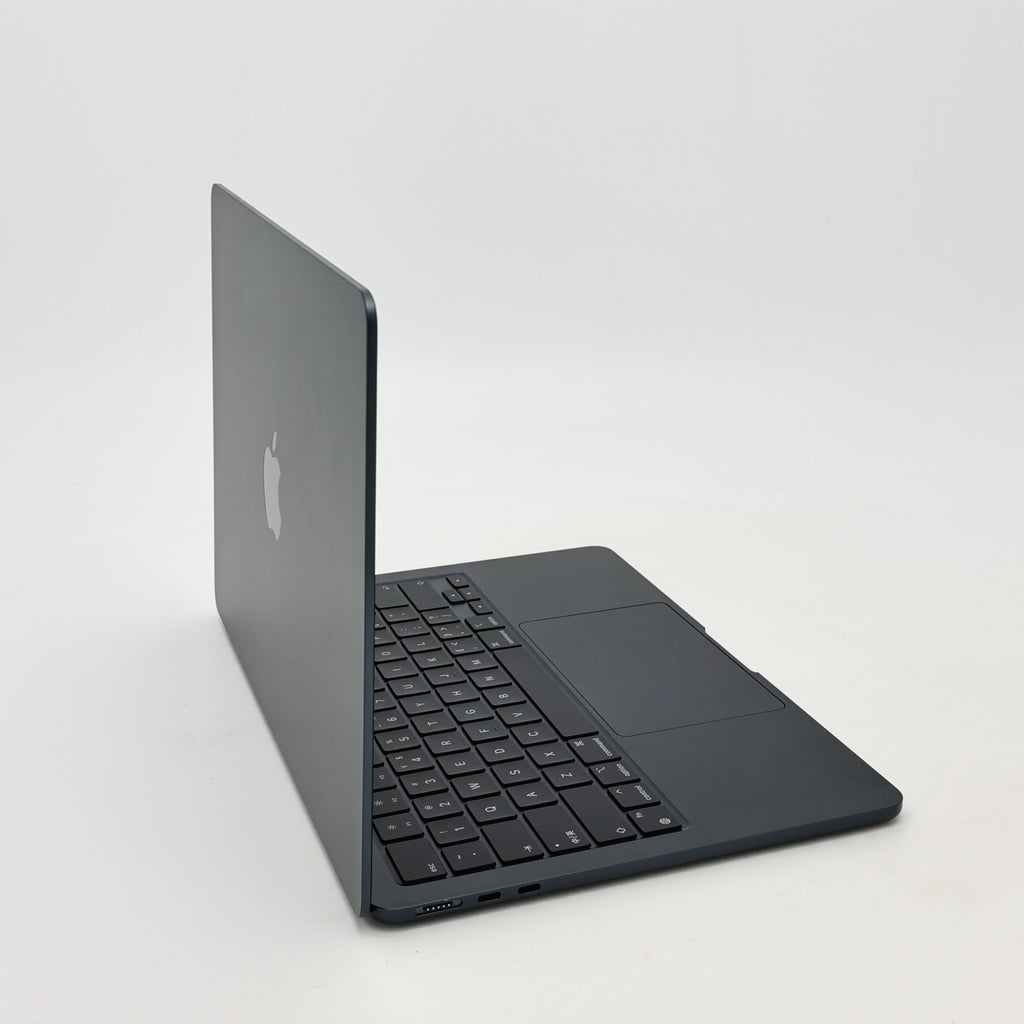 95新 Apple MacBook Air 22年 13寸 M2（8+8核） 16G RAM 256G SSD 深空灰色