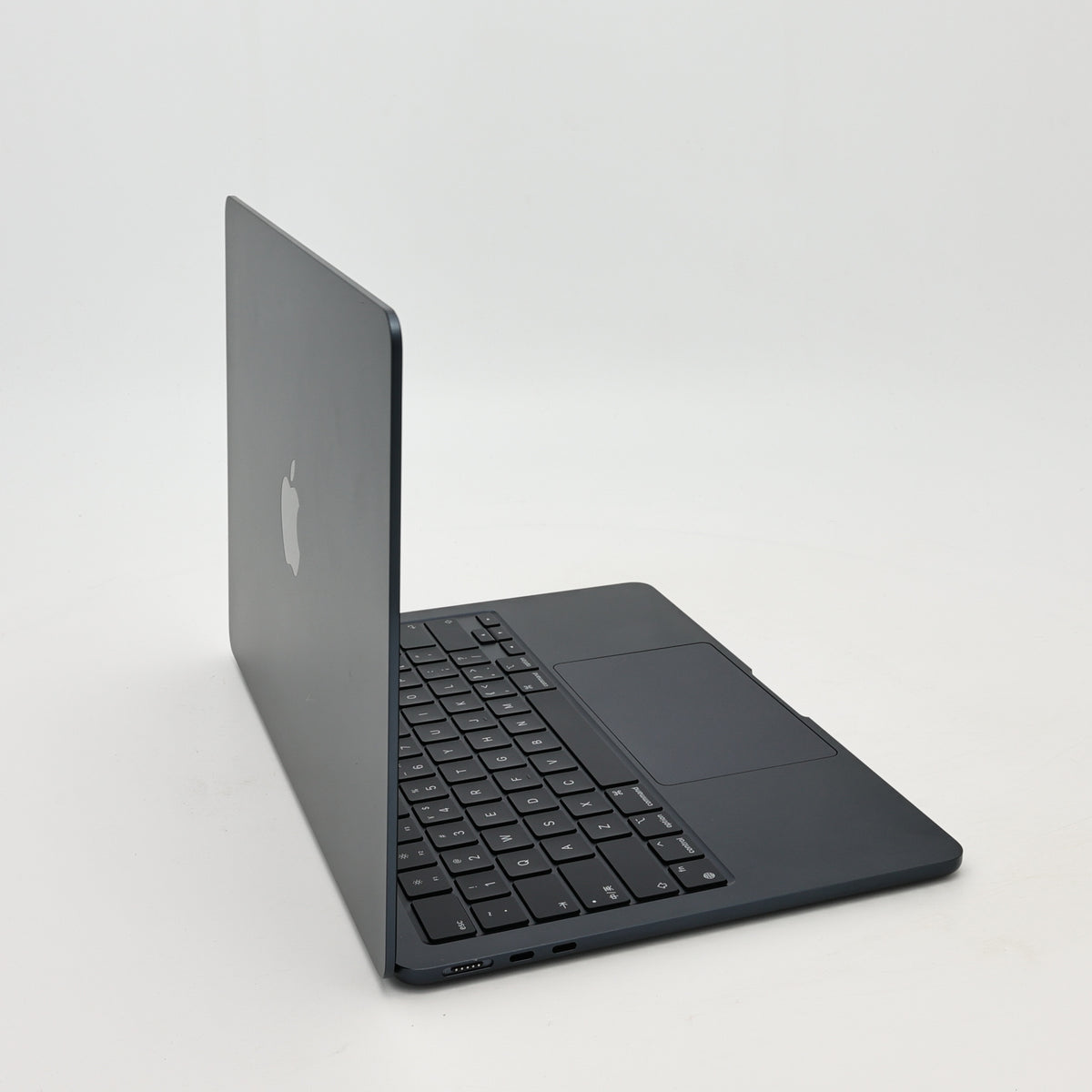 95新 Apple MacBook Air 22年 13寸 M2（8+8核） 16G RAM 256G SSD 深空灰色
