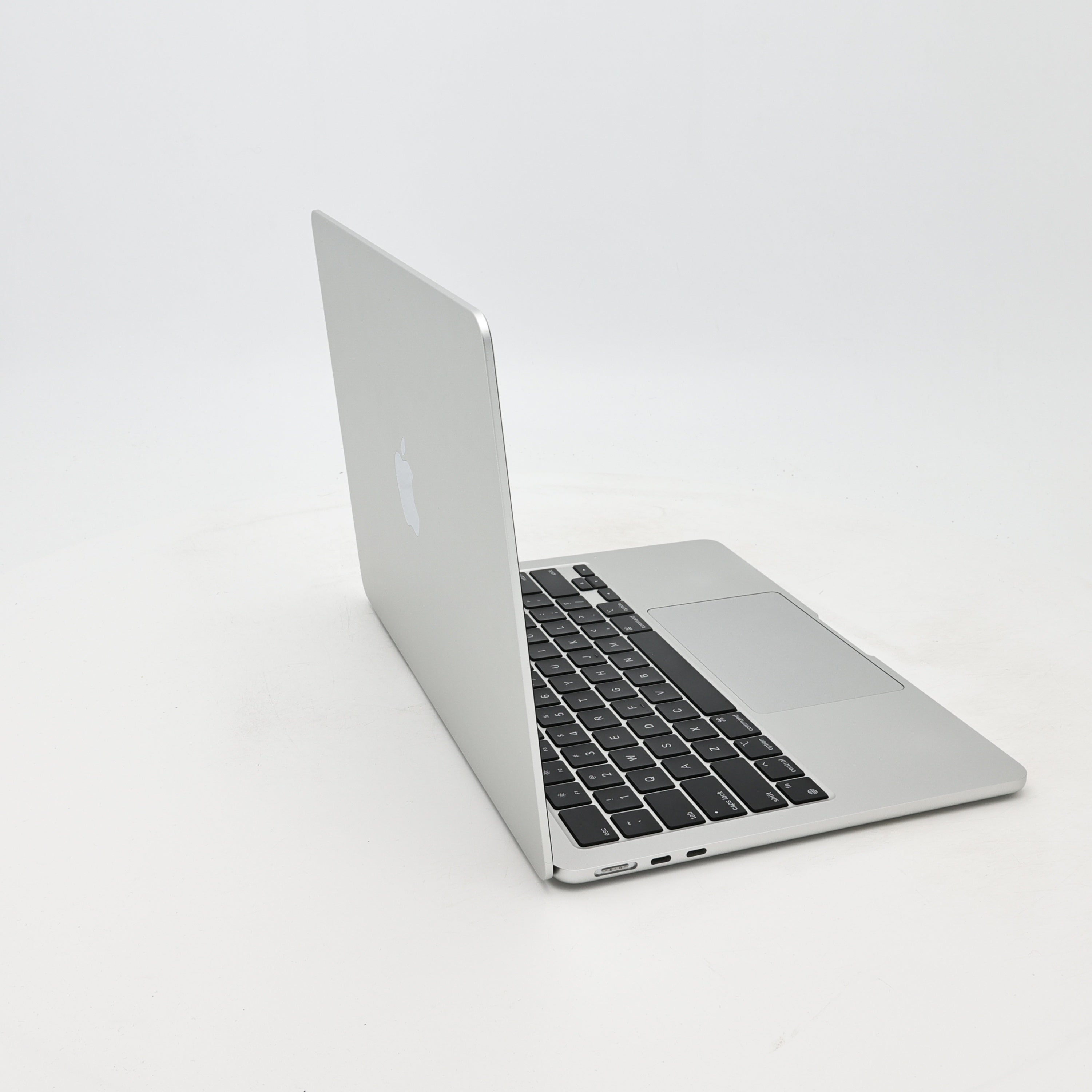 95新 Apple MacBook Air 22年 13寸 M2（8+8核） 8G RAM 256G SSD 銀色
