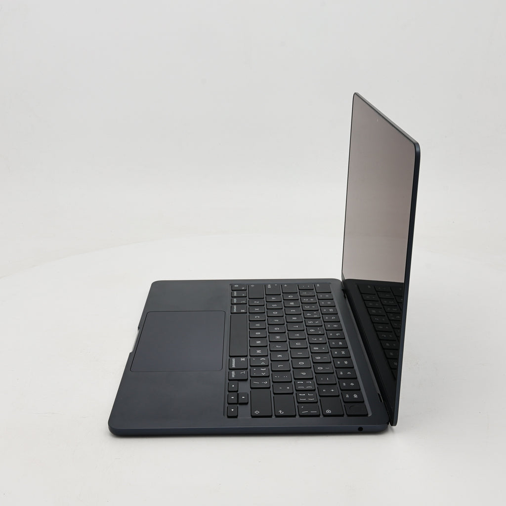 95新 Apple MacBook Air 22年 13寸 M2（8+8核） 8G RAM 256G SSD 午夜色