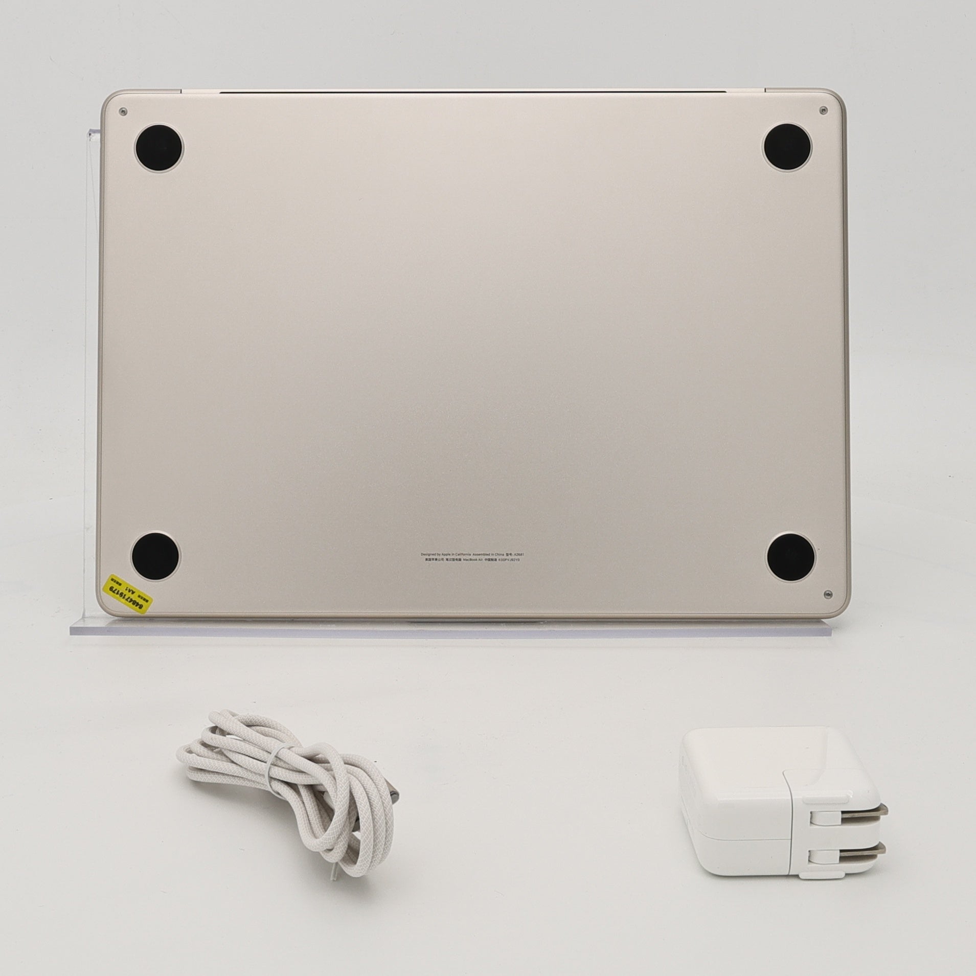 99新 Apple MacBook Air 22年 13寸 M2（8+8核） 16G RAM 256G SSD 星光色