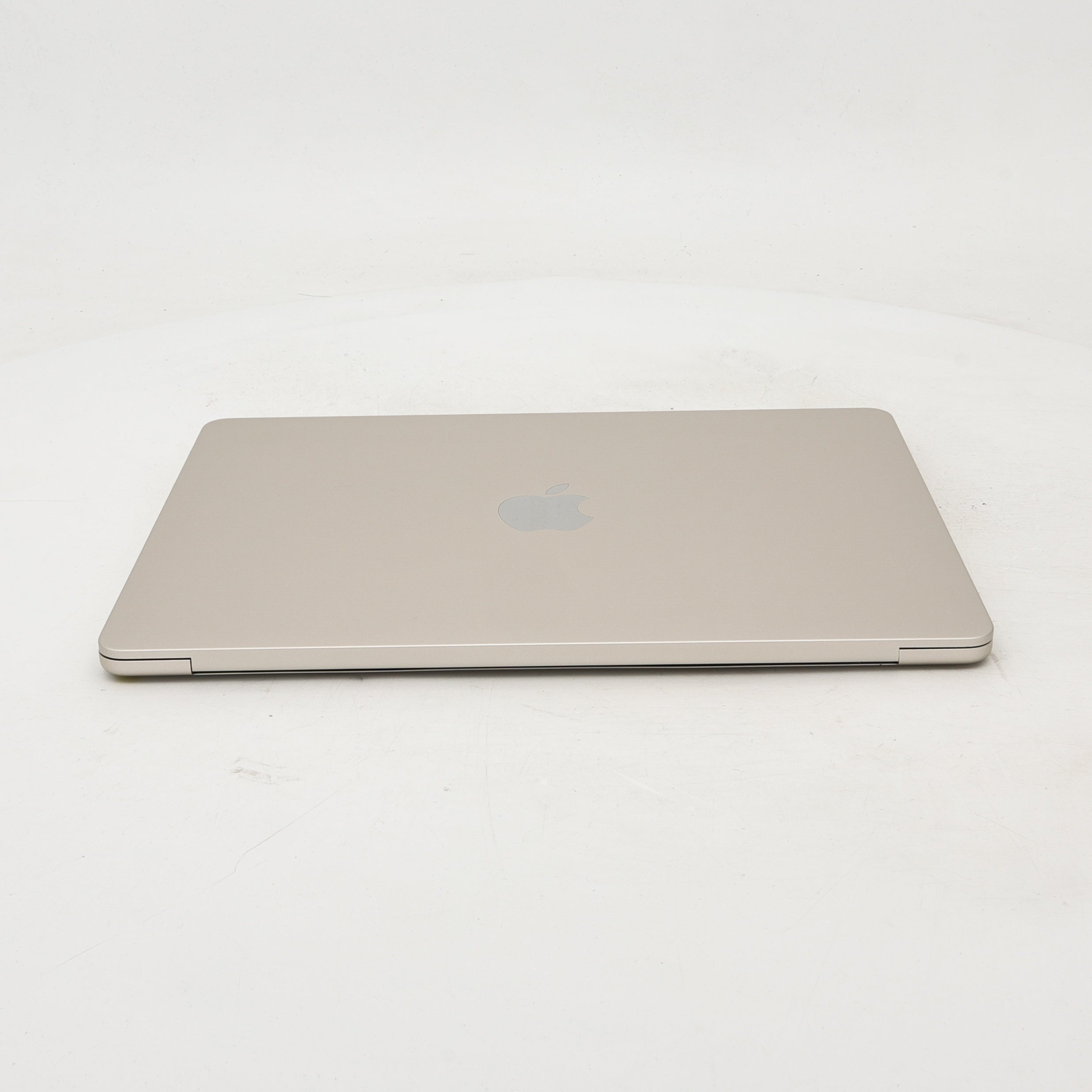 95新 Apple MacBook Air 22年 13寸 M2（8+8核） 8G RAM 256G SSD 星光色
