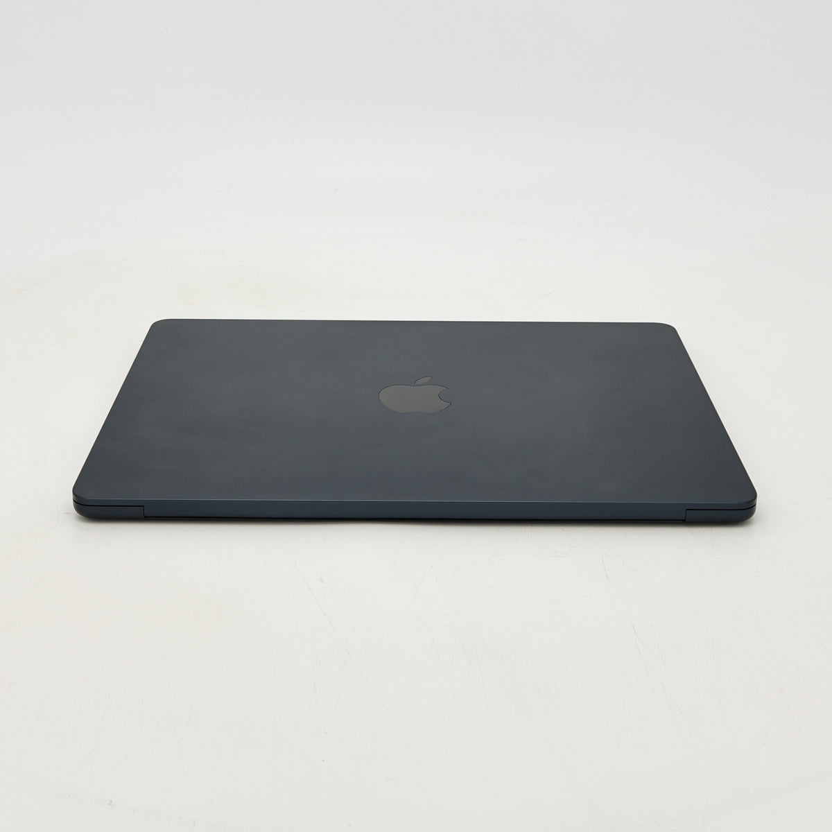 95新 Apple MacBook Air 22年 13寸 M2（8+8核） 8G RAM 256G SSD 午夜色