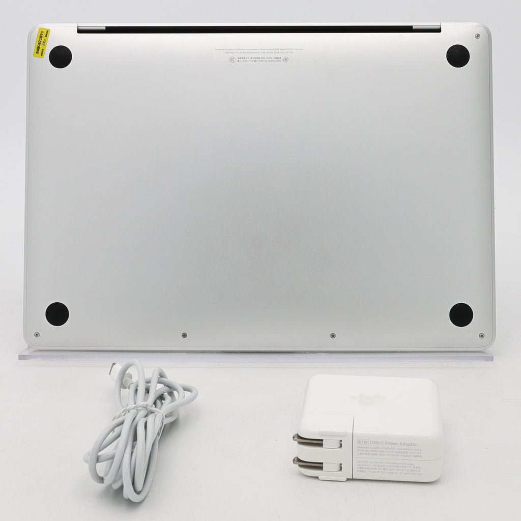 99新 Apple MacBook Pro 22年 13寸 M2（8+10核） 8G RAM 512G SSD 銀色