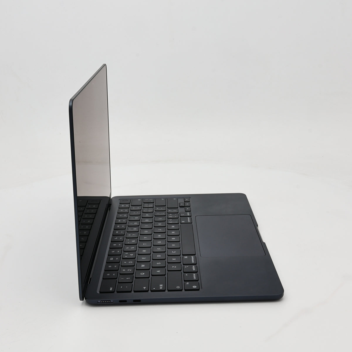 99新 Apple MacBook Air 22年 13寸 M2（8+8核） 8G RAM 256G SSD 午夜色