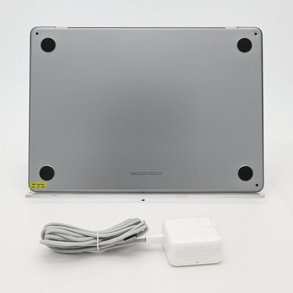 95新 Apple MacBook Air 22年 13寸 M2（8+8核） 8G RAM 256G SSD 深空灰色