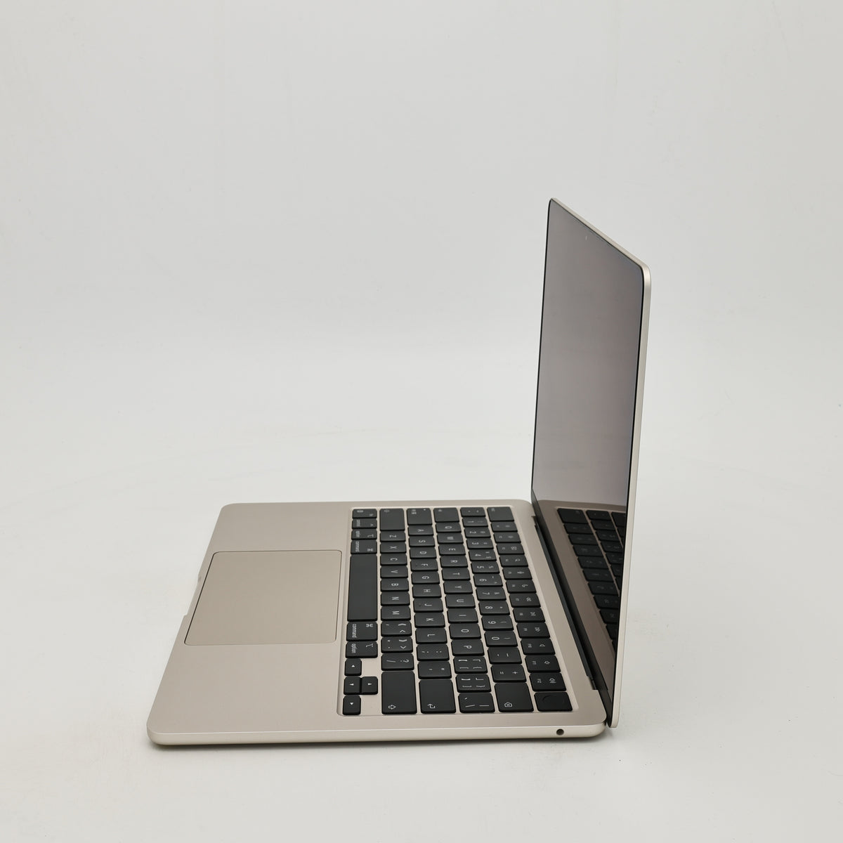 95新 Apple MacBook Air 22年 13寸 M2（8+8核） 8G RAM 256G SSD 星光色