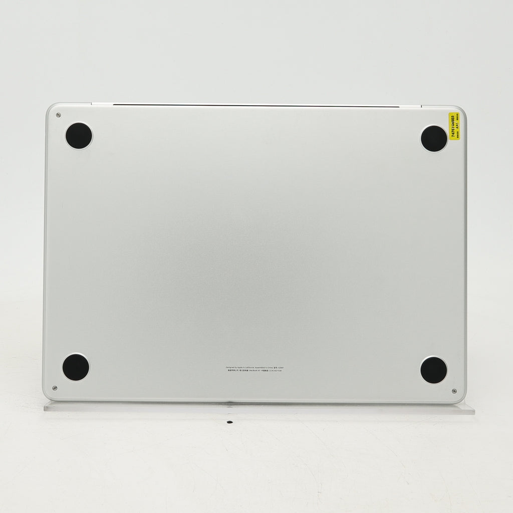 95新 Apple MacBook Air 22年 13寸 M2（8+8核） 8G RAM 256G SSD 銀色