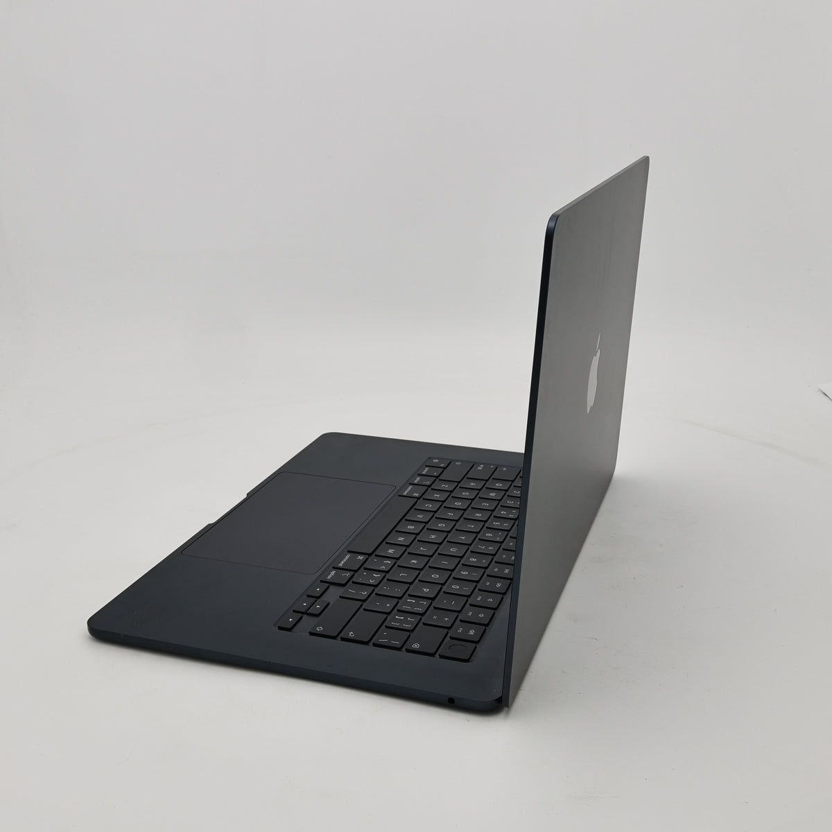 95新 Apple MacBook Air 24年 15寸 M3（8+10核） 8G RAM 256G SSD 午夜色