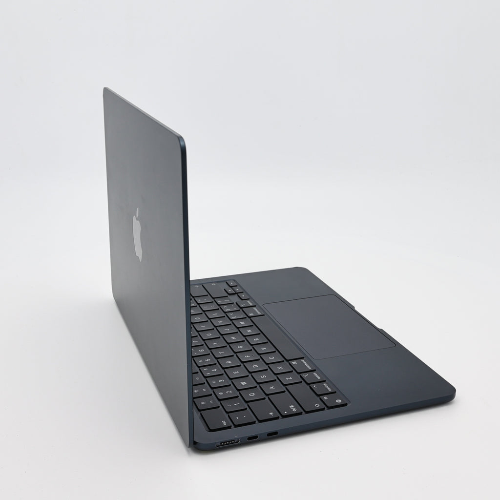 95新 Apple MacBook Air 22年 13寸 M2（8+8核） 8G RAM 256G SSD 午夜色