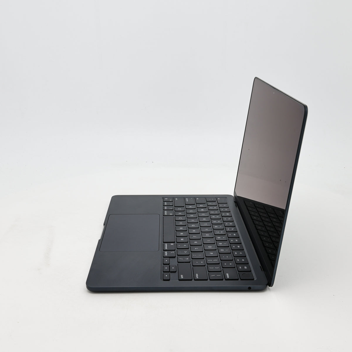 95新 Apple MacBook Air 22年 13寸 M2（8+8核） 8G RAM 256G SSD 午夜色
