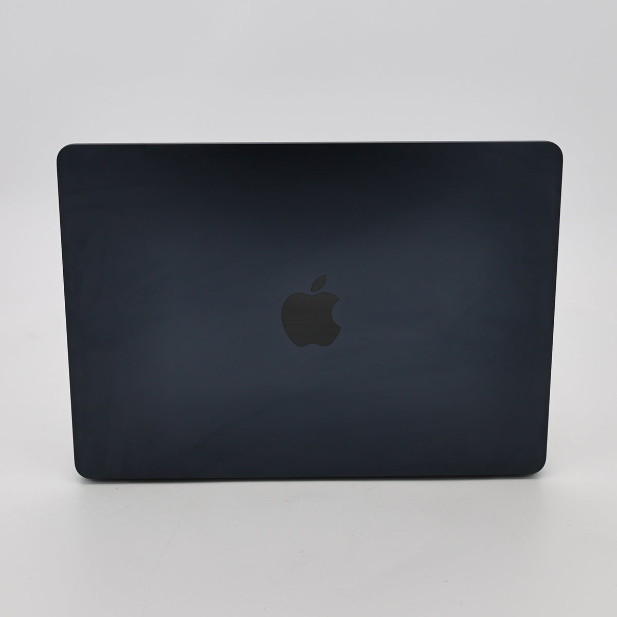 95新 Apple MacBook Air 22年 13寸 M2（8+8核） 8G RAM 256G SSD 午夜色