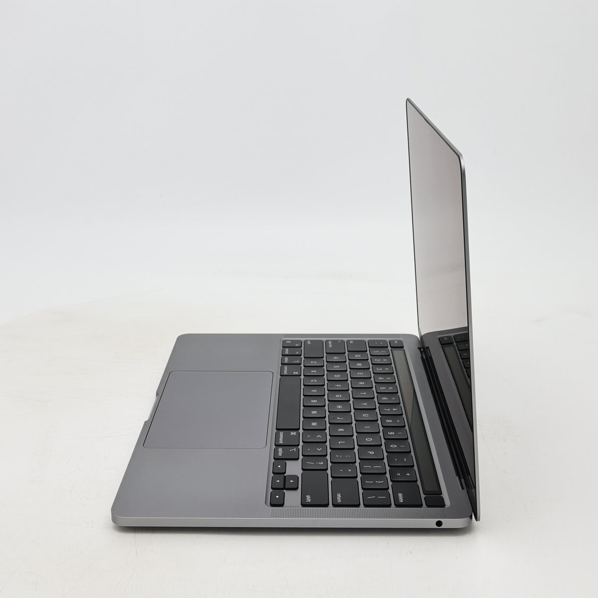 95新 Apple MacBook Pro 22年 13寸 M2（8+10核） 8G RAM 512G SSD 深空灰色