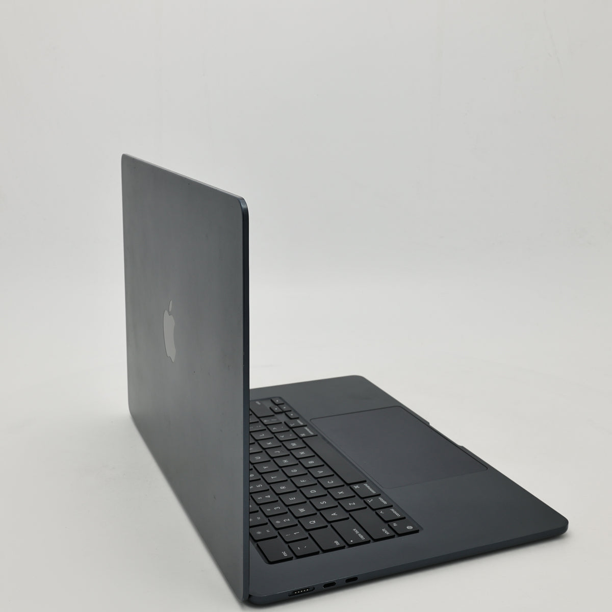 99新 Apple MacBook Air 24年 15寸 M3（8+10核） 8G RAM 256G SSD 午夜色