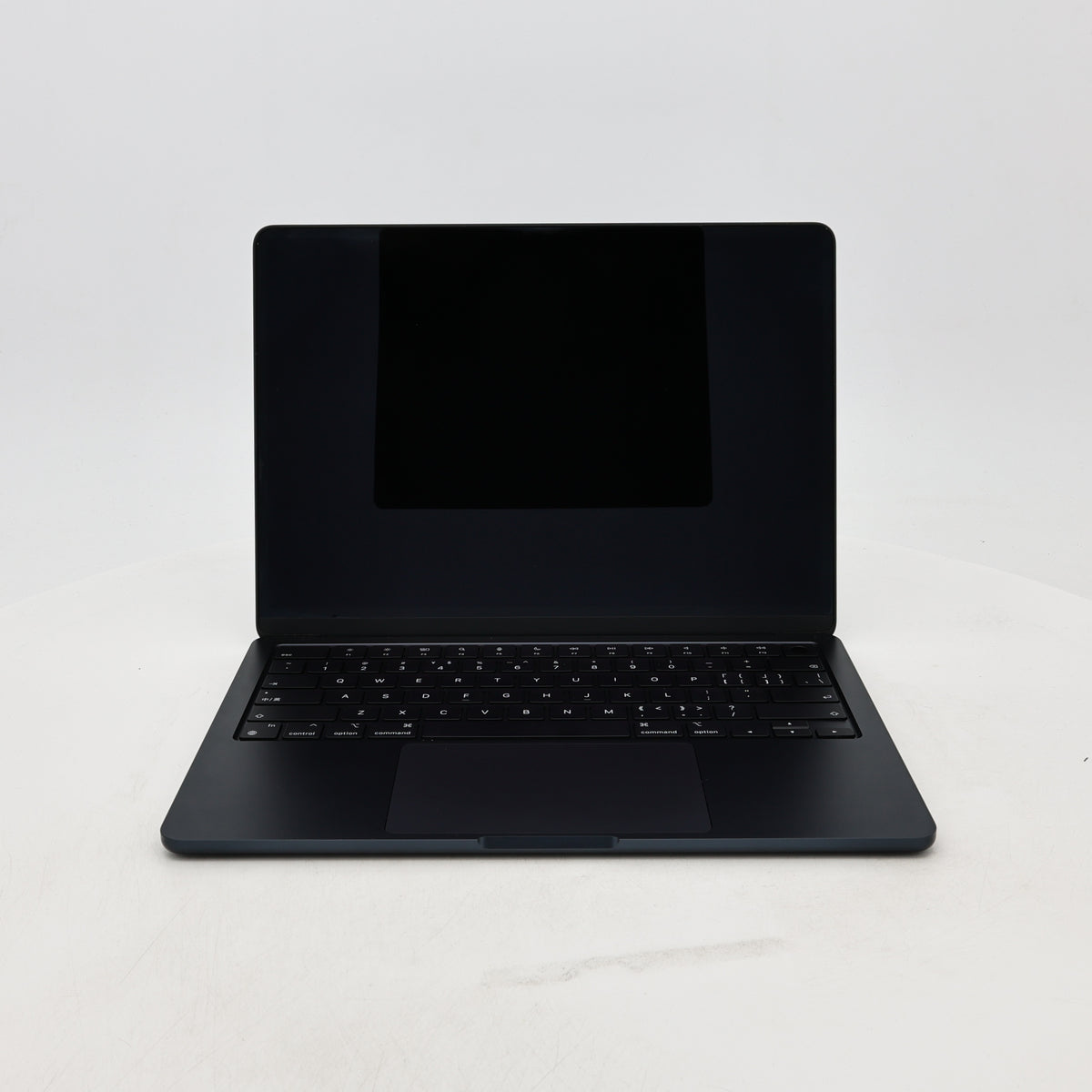 95新 Apple MacBook Air 22年 13寸 M2（8+8核） 8G RAM 256G SSD 午夜色