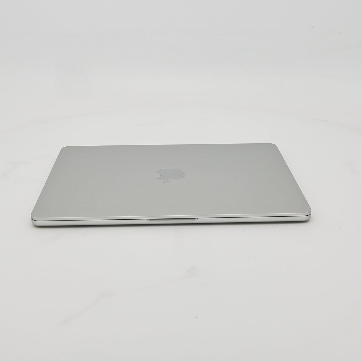 99新 Apple MacBook Air 22年 13寸 M2（8+10核） 8G RAM 512G SSD 銀色