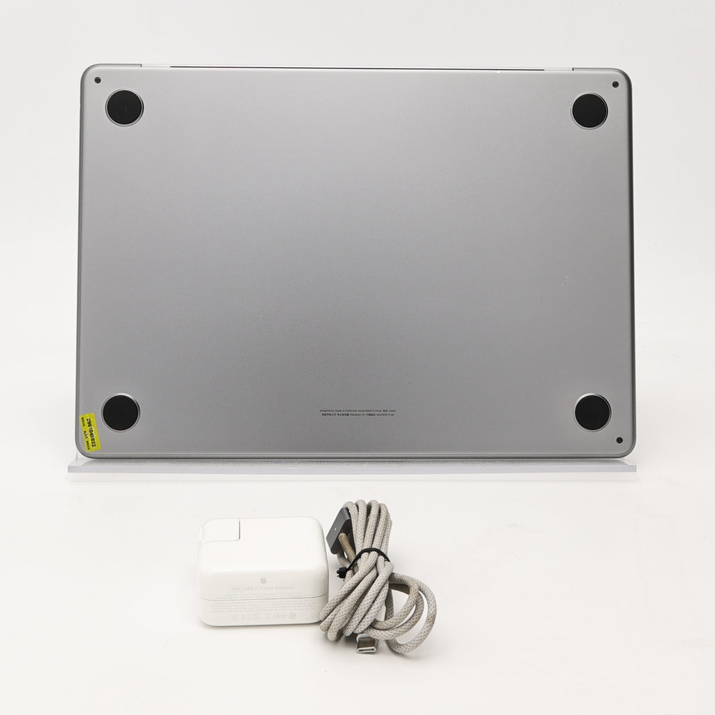 95新 Apple MacBook Air 22年 13寸 M2（8+8核） 8G RAM 256G SSD 深空灰色