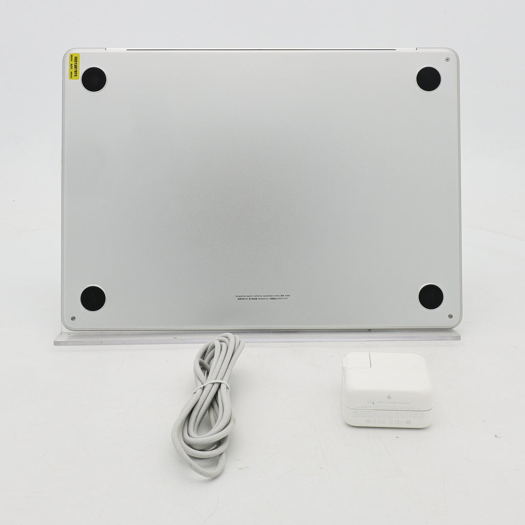95新 Apple MacBook Air 22年 13寸 M2（8+8核） 8G RAM 256G SSD 銀色
