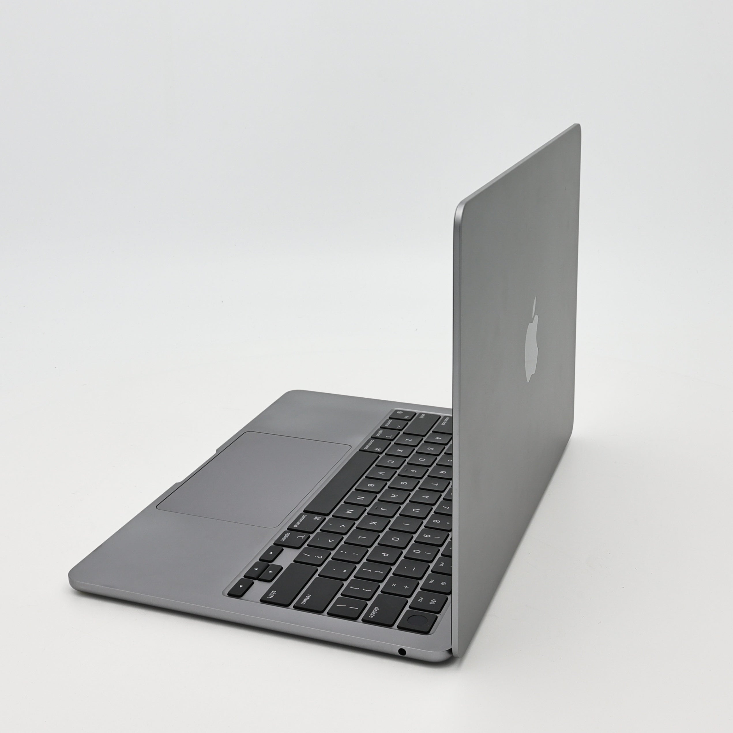 95新 Apple MacBook Air 24年 13寸 M3（8+8核） 8G RAM 256G SSD 深空灰色